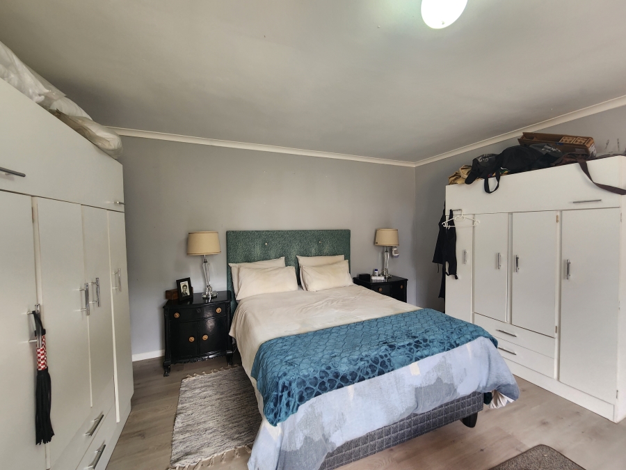 7 Bedroom Property for Sale in Cape Farms Western Cape